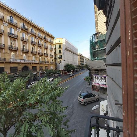 Dormire A Napoli Centro Holiday House Casa Vacanza Экстерьер фото