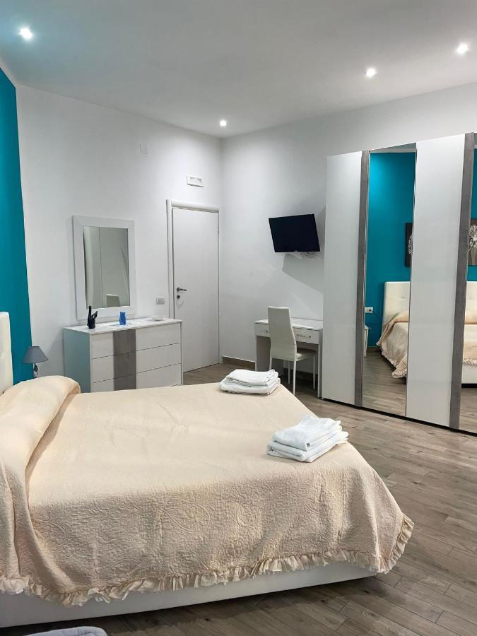 Dormire A Napoli Centro Holiday House Casa Vacanza Экстерьер фото