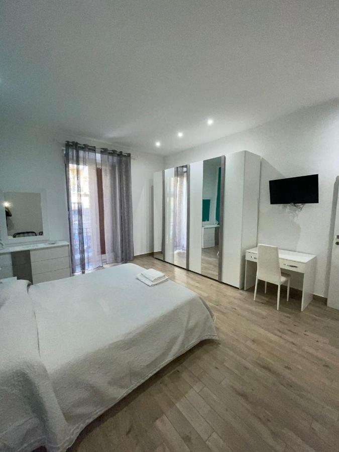 Dormire A Napoli Centro Holiday House Casa Vacanza Экстерьер фото