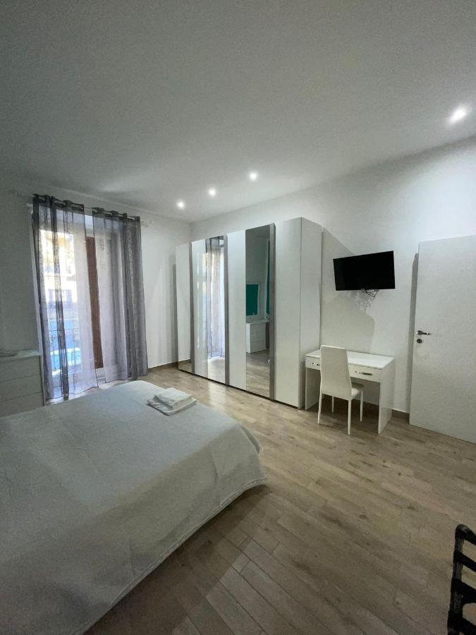 Dormire A Napoli Centro Holiday House Casa Vacanza Экстерьер фото