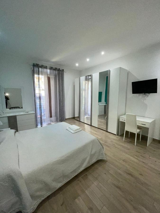 Dormire A Napoli Centro Holiday House Casa Vacanza Экстерьер фото