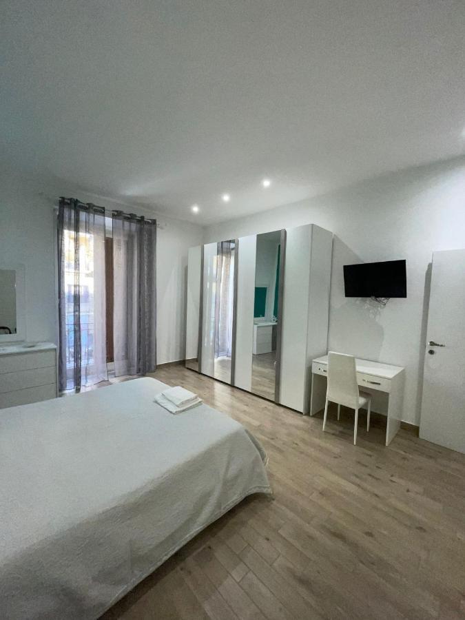 Dormire A Napoli Centro Holiday House Casa Vacanza Экстерьер фото