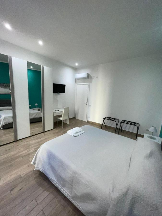 Dormire A Napoli Centro Holiday House Casa Vacanza Экстерьер фото
