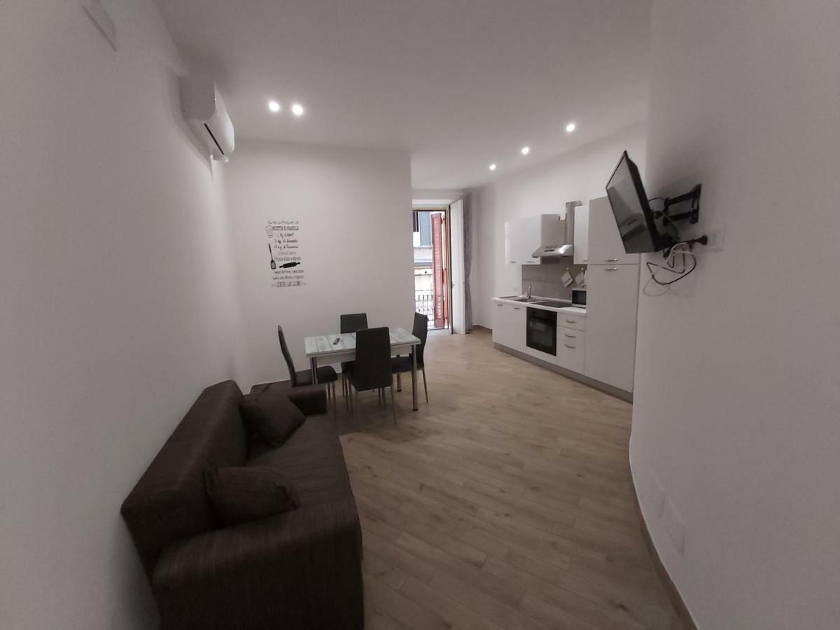Dormire A Napoli Centro Holiday House Casa Vacanza Экстерьер фото