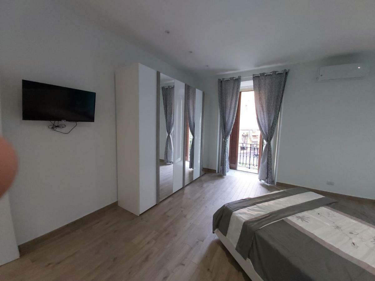 Dormire A Napoli Centro Holiday House Casa Vacanza Экстерьер фото